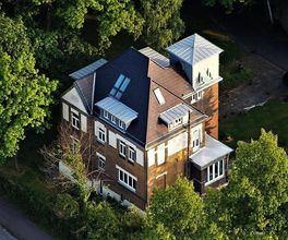 Luftbild Villa im Park