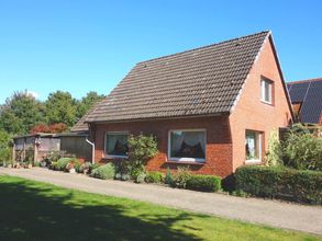 Seitenansicht mit Auffahrt