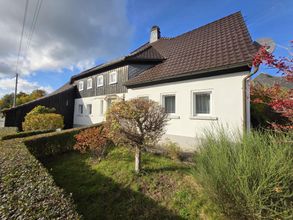 Haus vorn Straßenansicht