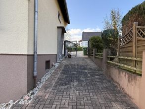 Ansicht von der Hofeinfahrt