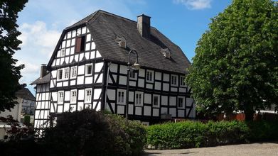 Außenansicht Kirchplatz