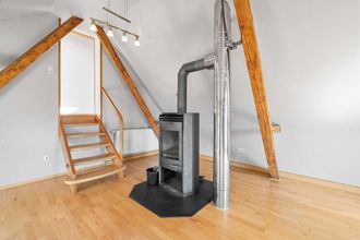 Gemütliches Wohnzimmer mit Schwedenofen