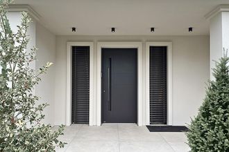 Überdachter Eingangsbereich