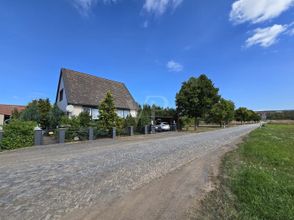 Ansicht Süden mit Straßenseite