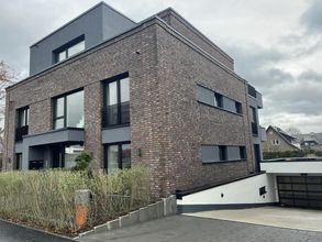 Tiefgarageneinfahrt