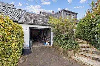 Garage & Treppe zum Eingang