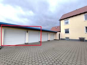 Ansicht Innenhof mit Garagen