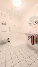 Badezimmer mit Dusche