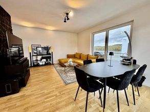 Essbereich und Wohnzimmer