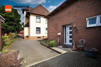 Hofeinfahrt - Anbau - Vorderhaus