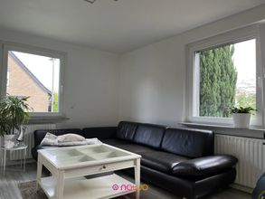 Nebenan: das Wohnzimmer. fpr gemütliche Filmabende