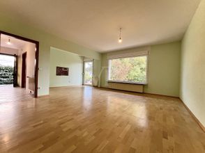 Lichtdurchfluteter Wohn- und Essbereich