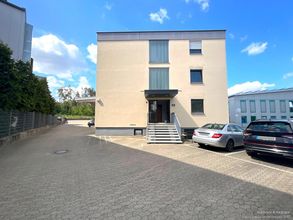 Haupteingang Bürotrakt