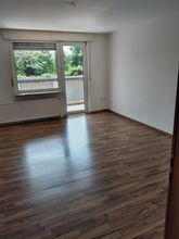 Wohnzimmer mit Südbalkon