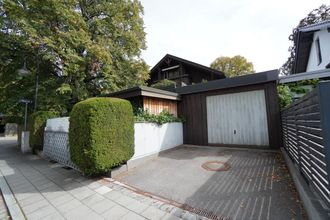Aussenansicht mit Garage