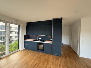 Moderne Küche mit Parkett