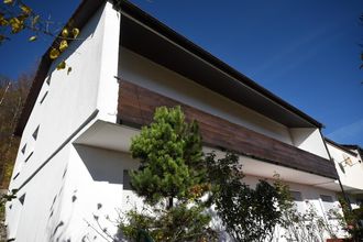 Balkon vom Garten aus