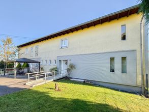 Seitenansicht mit Rampen