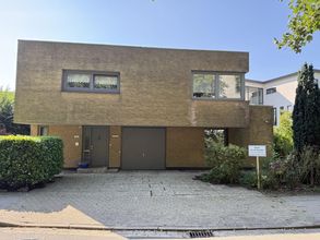 Eingangsseite mit Garage