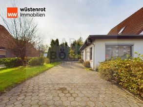 Zufahrt und Parkplatz