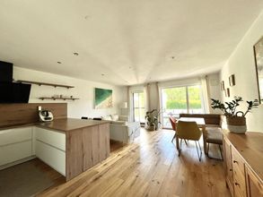 Wohnzimmer mit Blick in den Garten