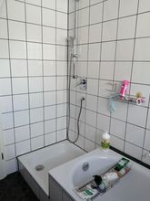 Badewann und Dusche