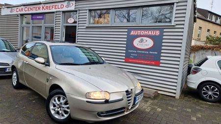 Alfa Romeo 147 1.6 16V SHZ+ALLWETTER+KLIMAAUTO+NAVI