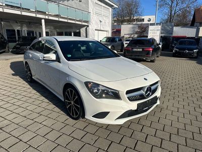 Mercedes-Benz CLA 200 *Navi*RCAM