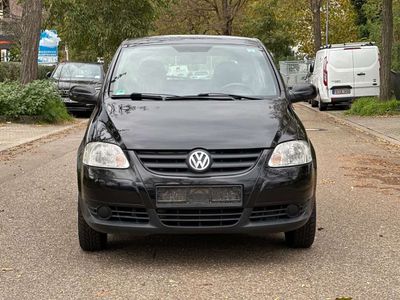 Volkswagen Fox Basis 1,2 L ,Klima , Neu Tüv .