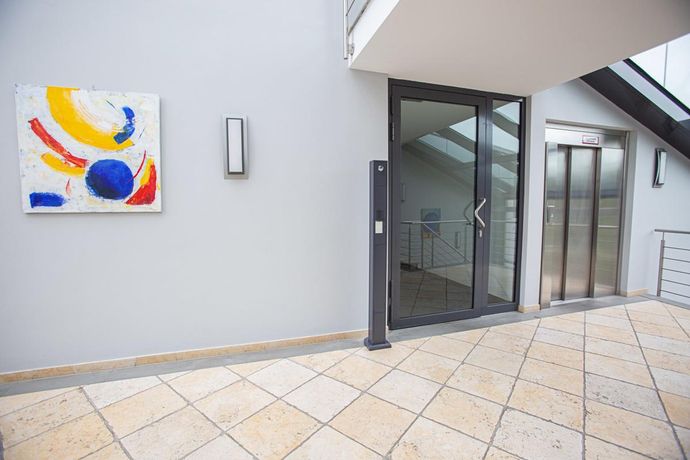 Top-Bürofläche mit Loggia und Erweiterungspotential in bester LageBüroeinheit