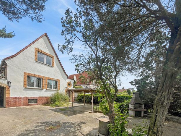 Hausansicht - Carport