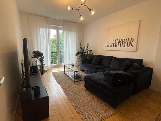 D_6bIU4jFor8l8IHVh8md-large