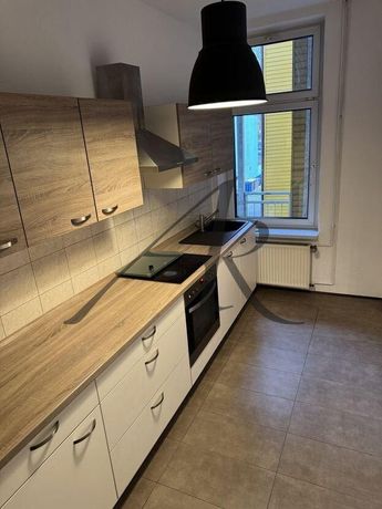 Küche mit Einbauküche