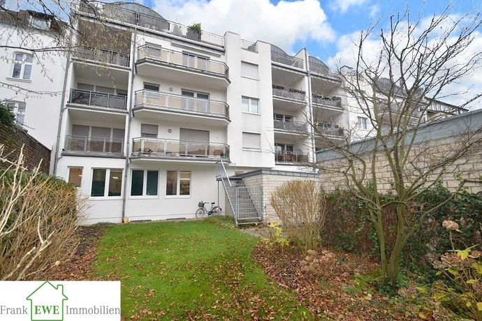 Hausansicht Rückseite, 2-Zimmer-Wohnung mit Balkon zur Miete in Düsseldorf Holthausen, Fran Ewe Immobilien