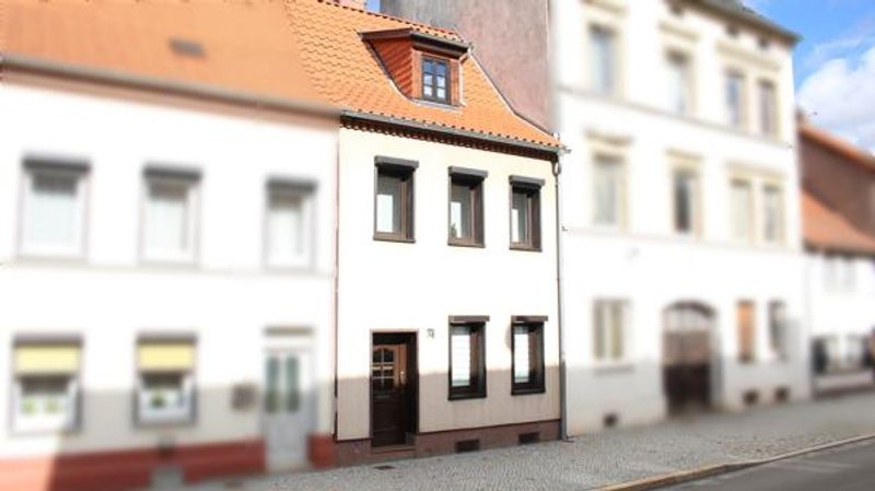 Straßeansicht 2