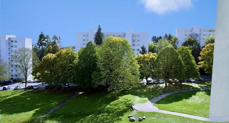 Moderne Wohnanlage mit idyllischer Parkanlage